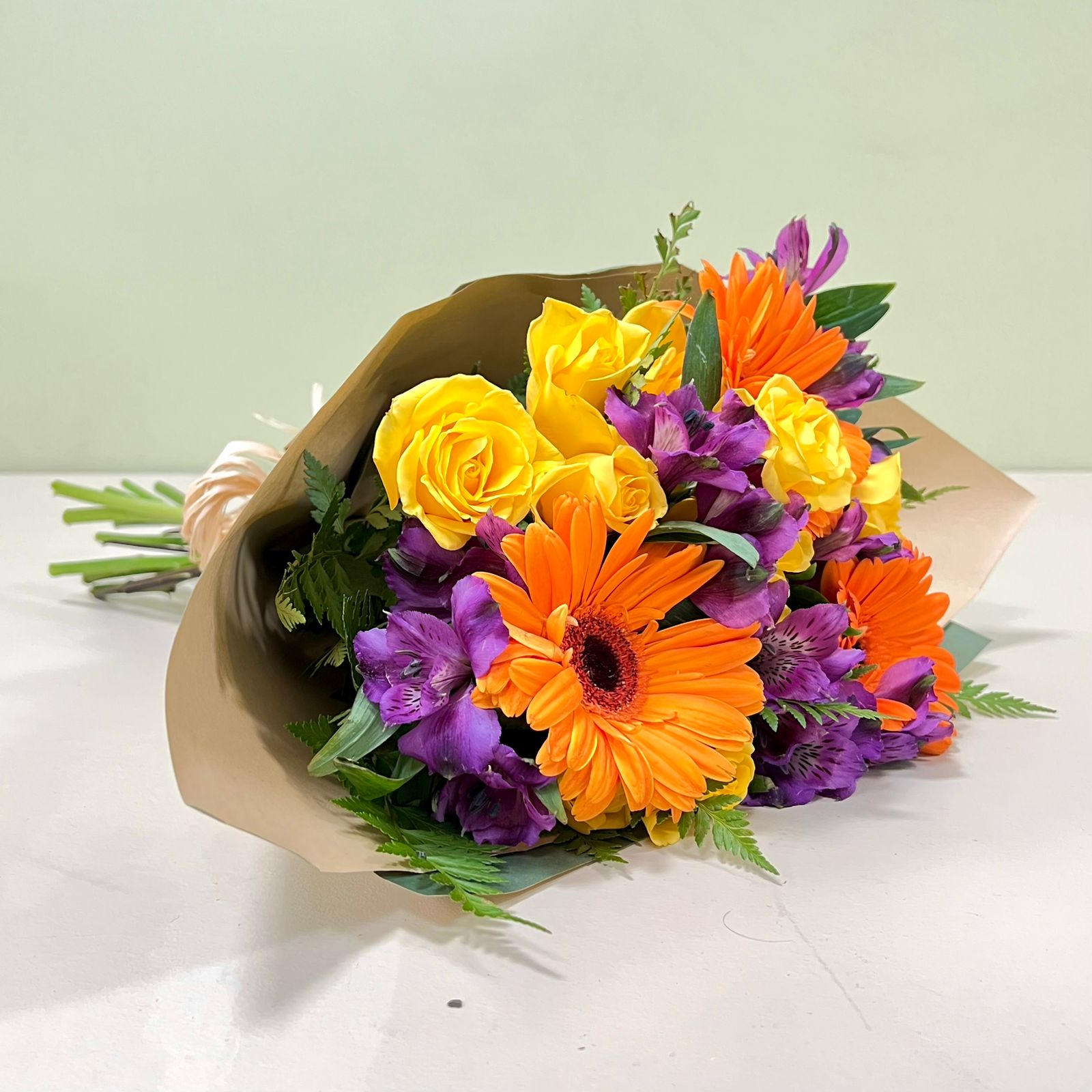 Ramo Gerberas Naranjas & Mini rosas